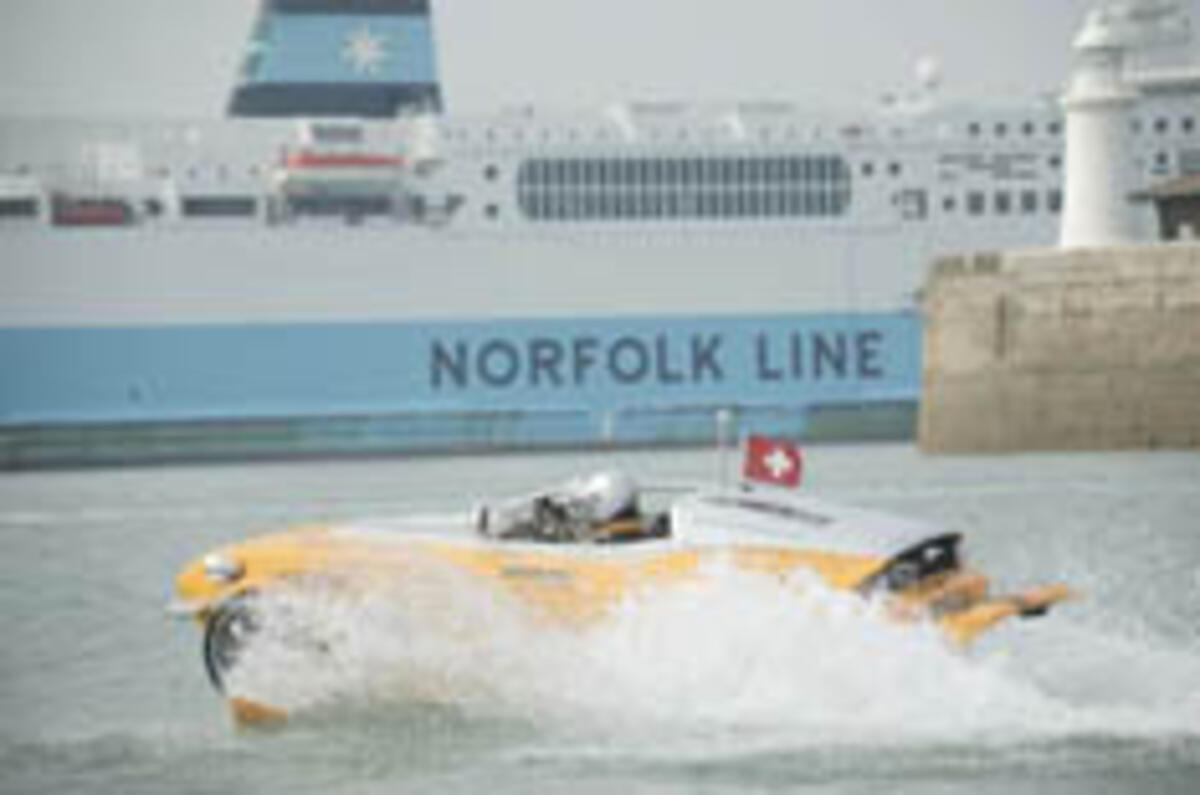 Swiss navy conquers the Channel in a car