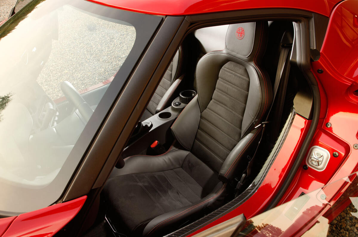 Driver's seat in the 4C