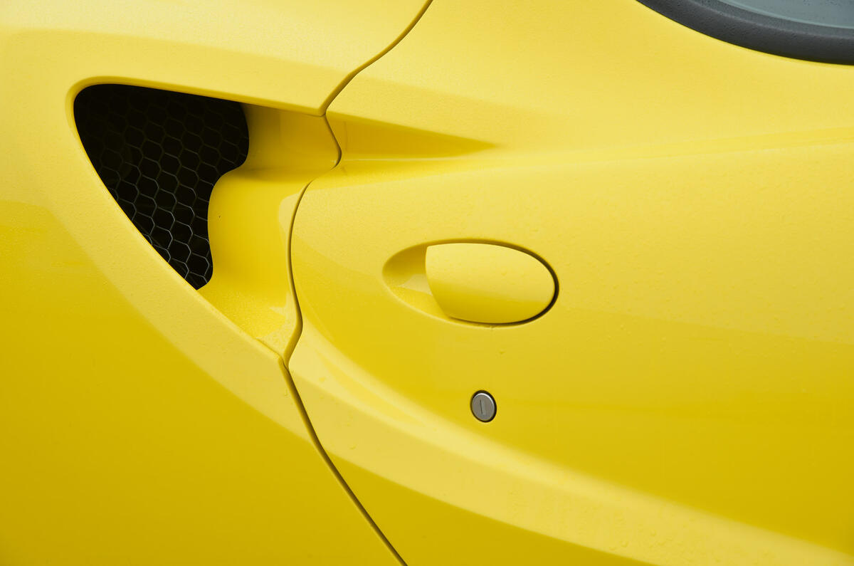 4C Spider air intakes