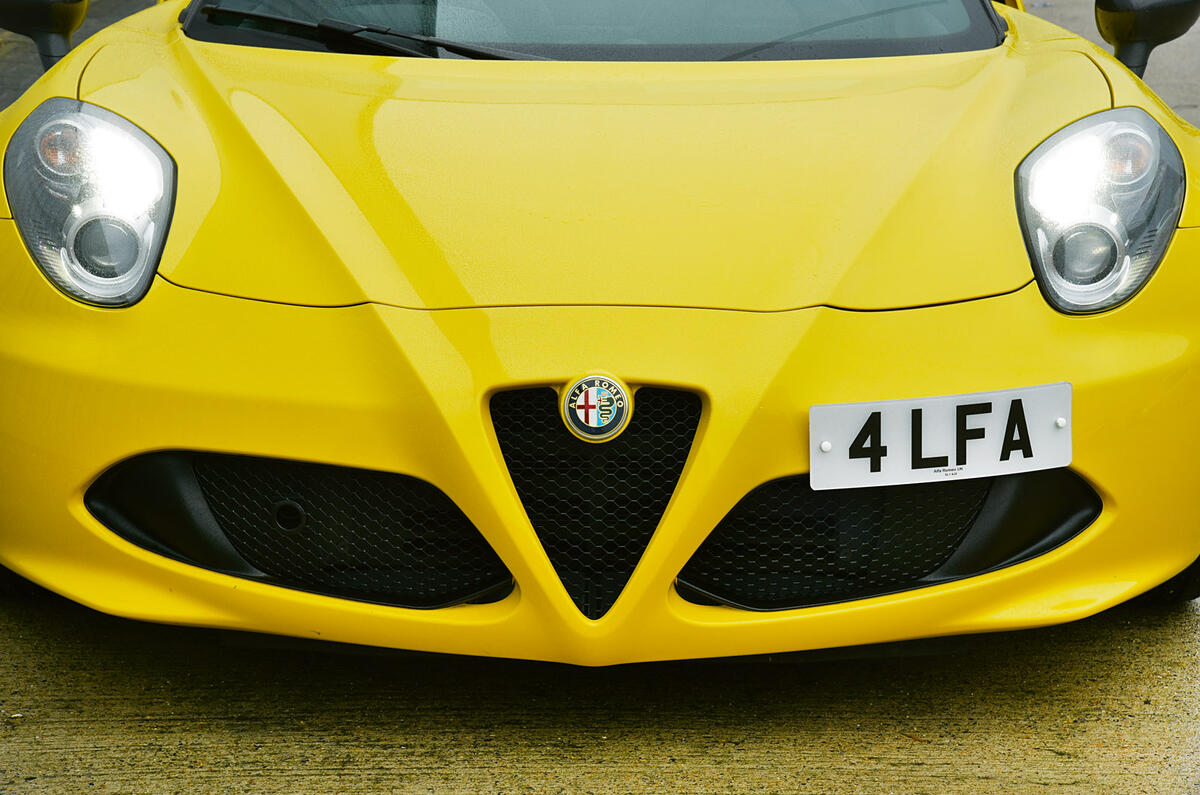 Alfa Romeo 4C Spider's face