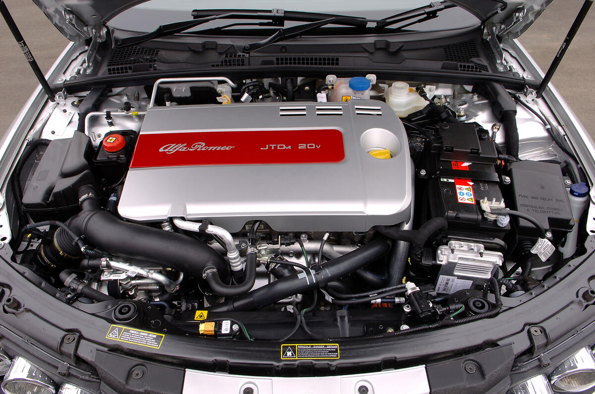 Alfa Romeo 159 engine bay