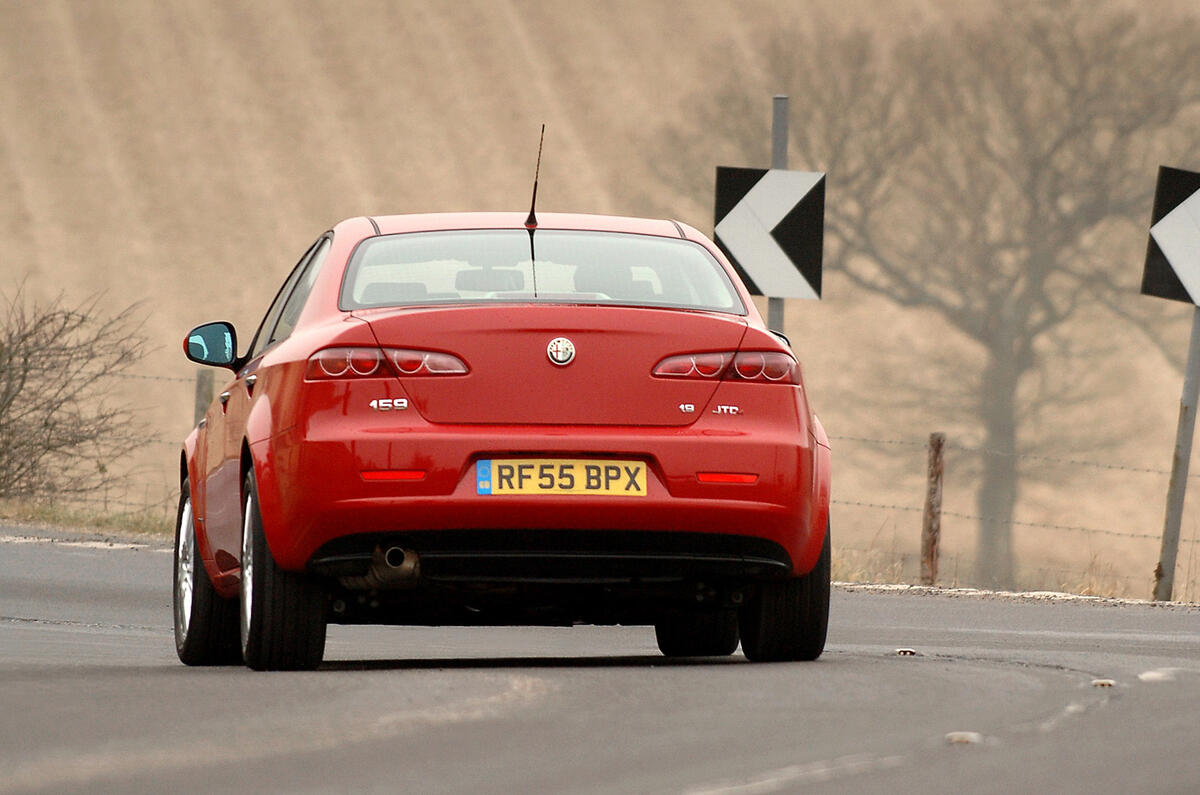Alfa Romeo 159 rear cornering