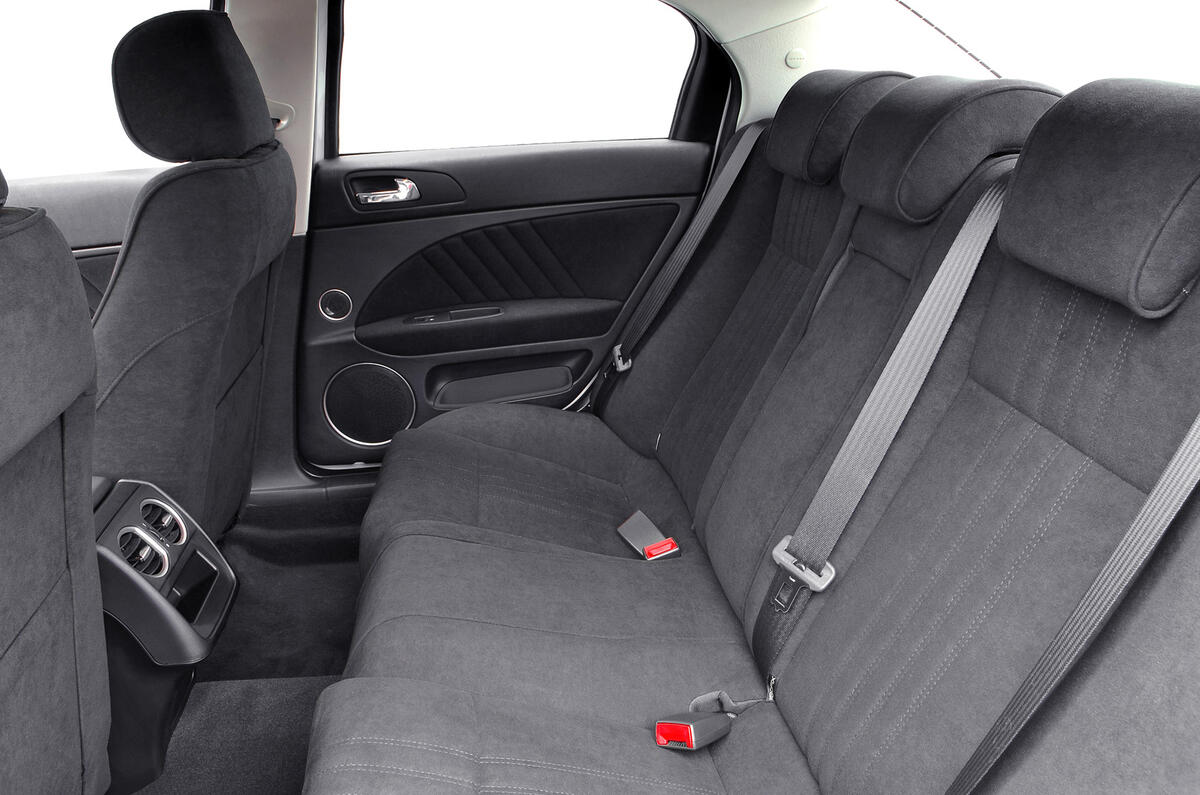 Alfa Romeo 159 rear seats
