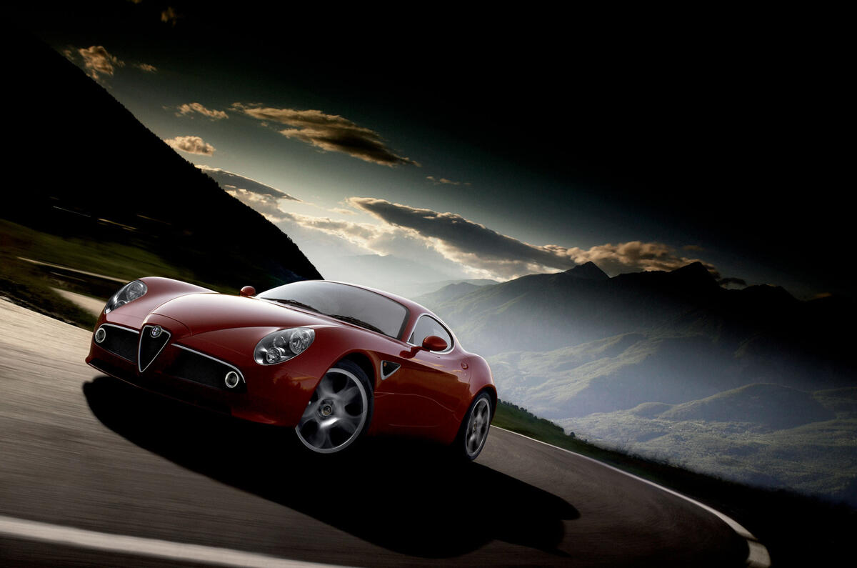Alfa Romeo 8C cornering