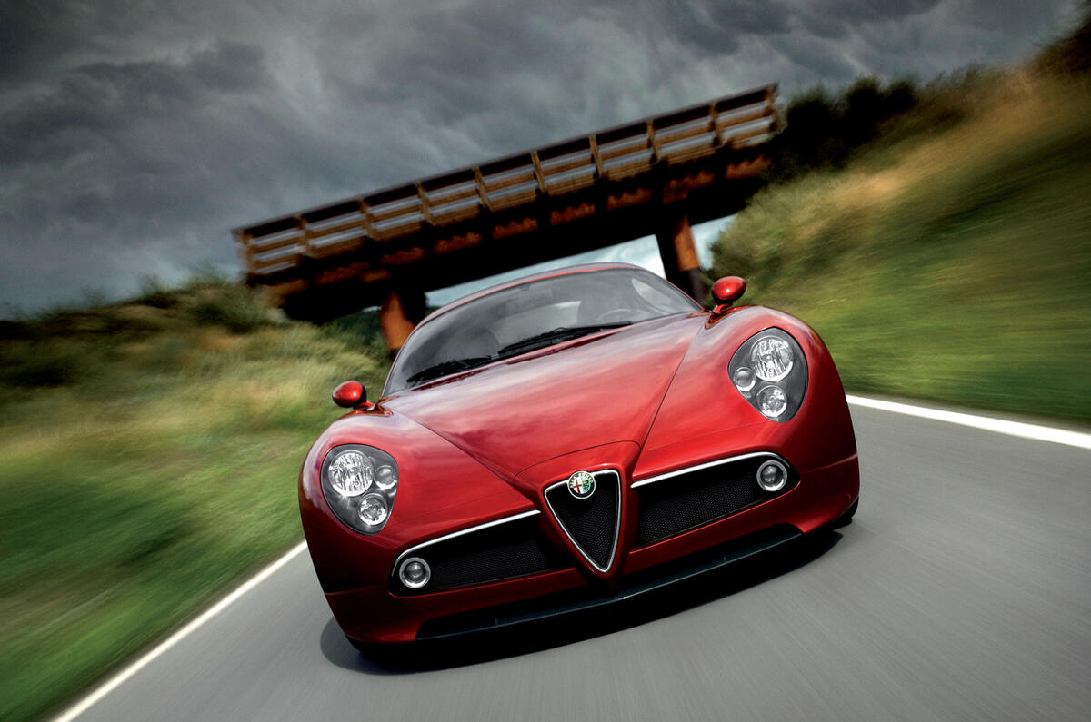 Alfa Romeo 8C front end