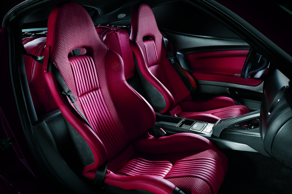 Alfa Romeo 8C interior