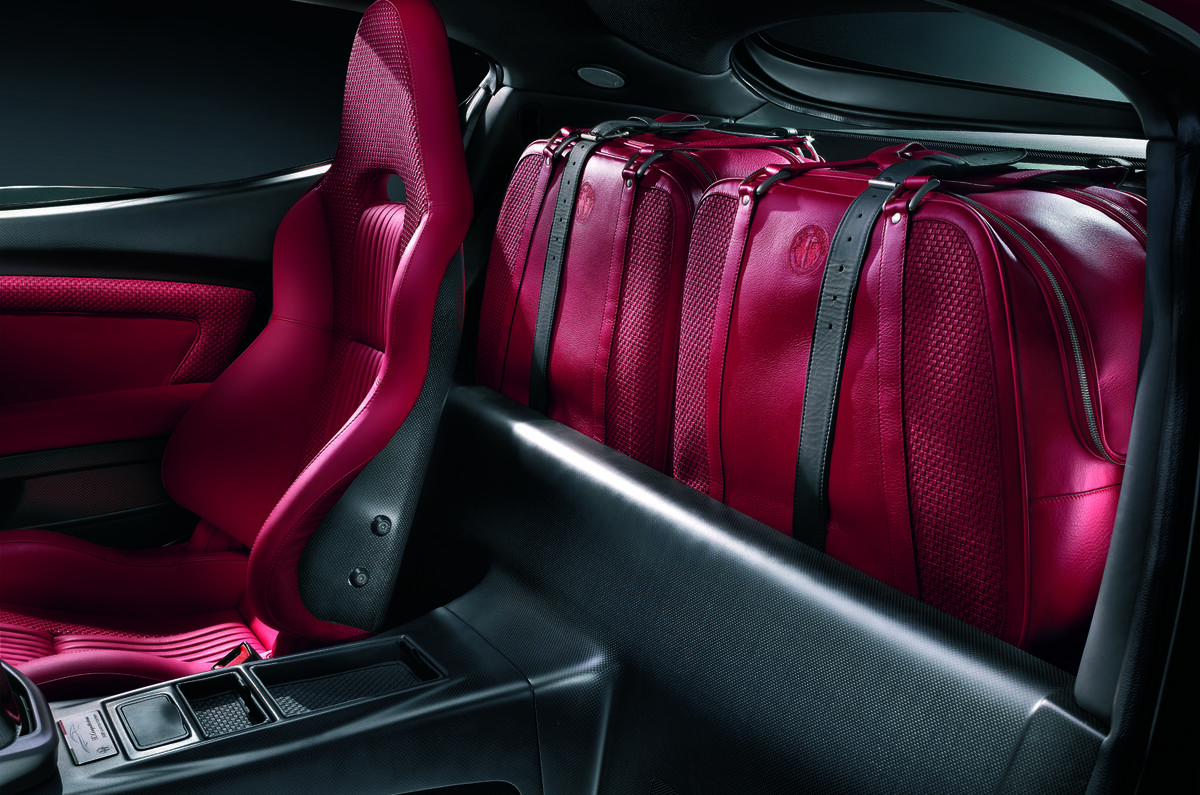 Alfa Romeo 8C rear luggage space
