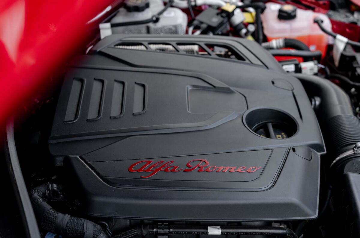 Alfa Romeo Giulia Intensa engine