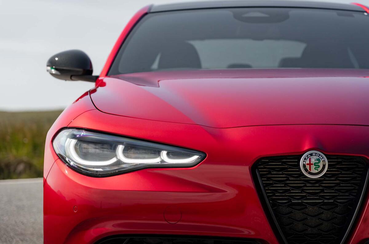 Alfa Romeo Giulia Intensa front