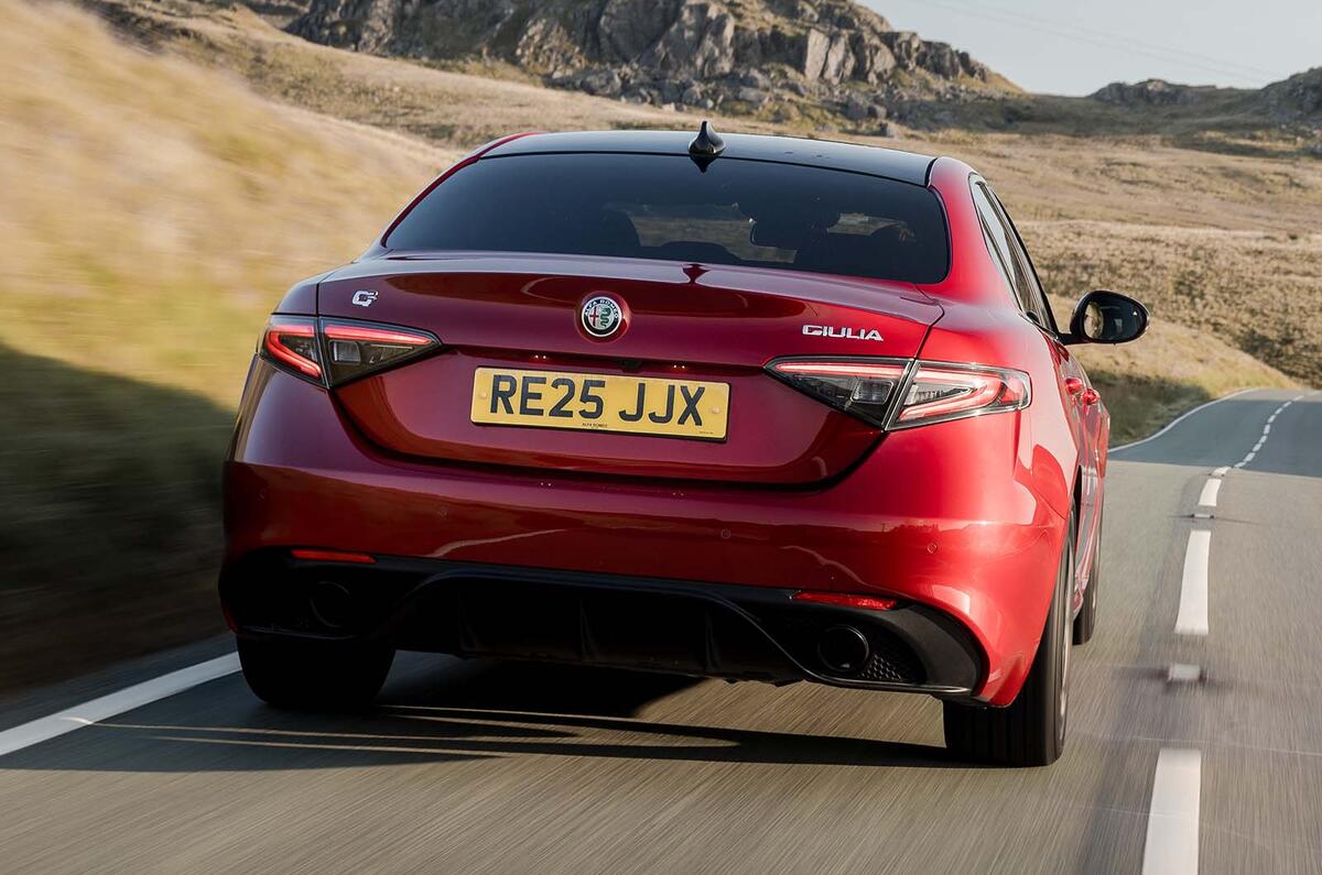 Alfa Romeo Giulia Intensa rear dynamic