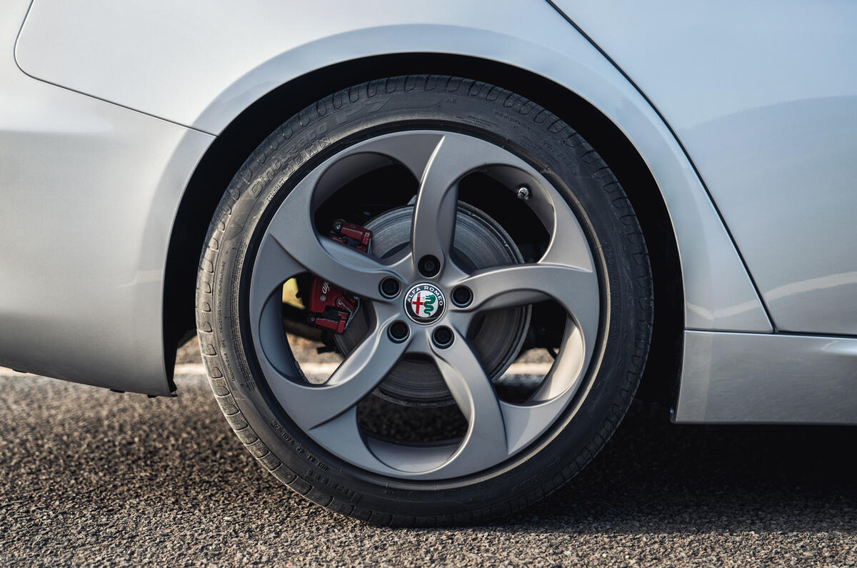 Alfa Romeo Giulia alloy wheels