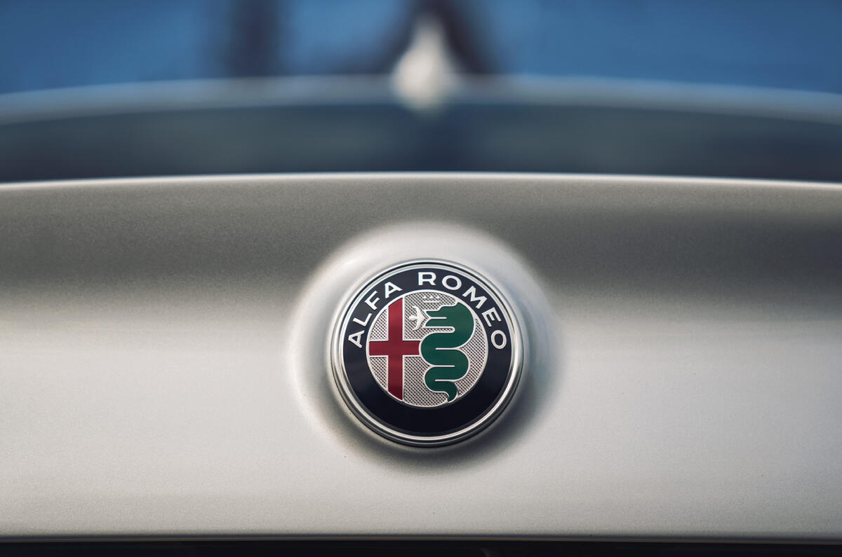 Alfa Romeo Giulia badging