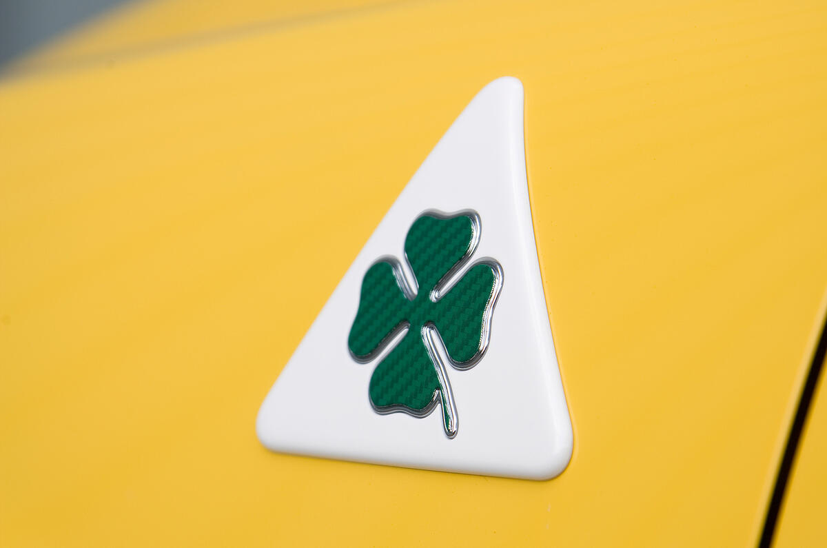 Alfa Romeo Mito Cloverleaf badging