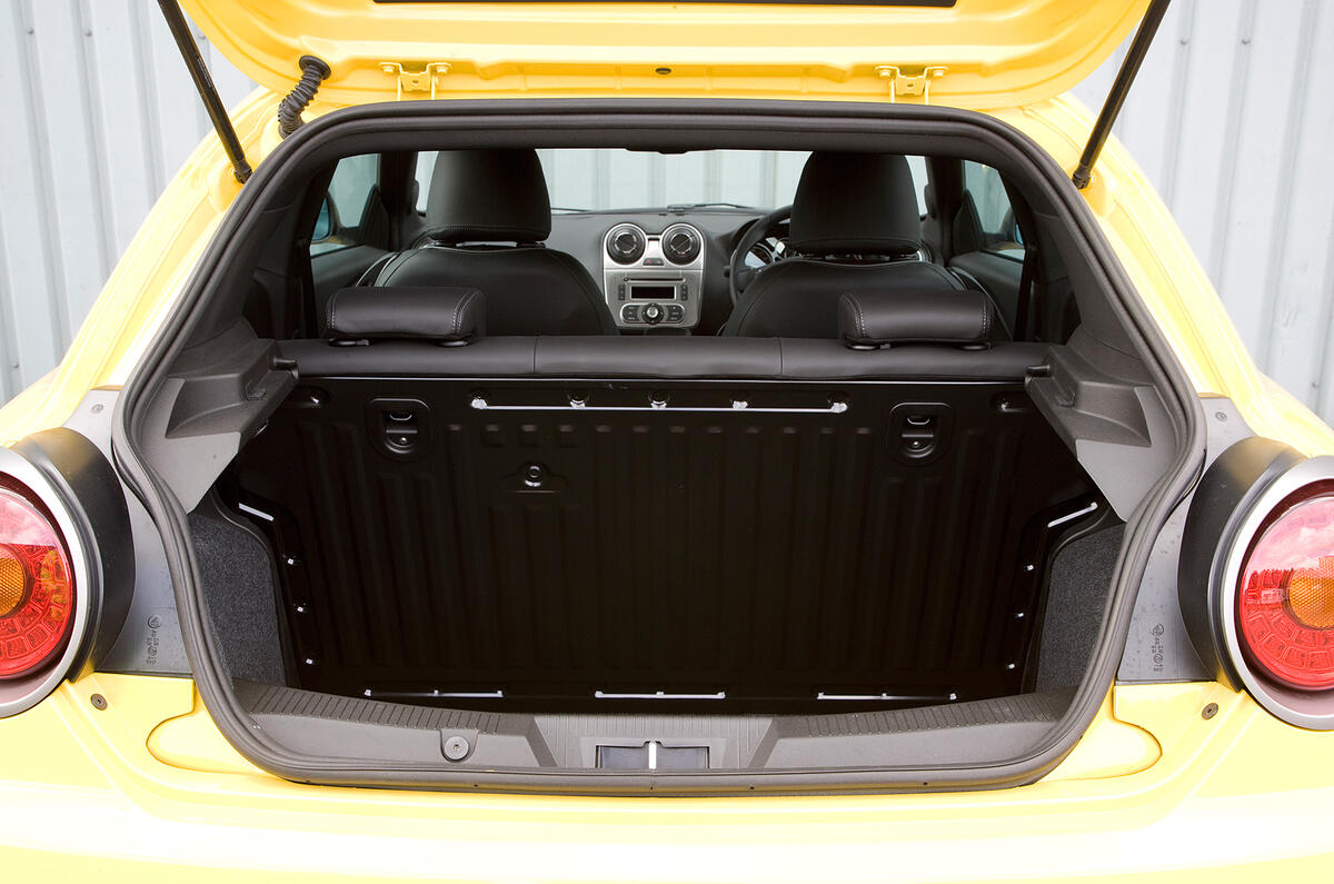 Alfa Romeo Mito Cloverleaf boot space