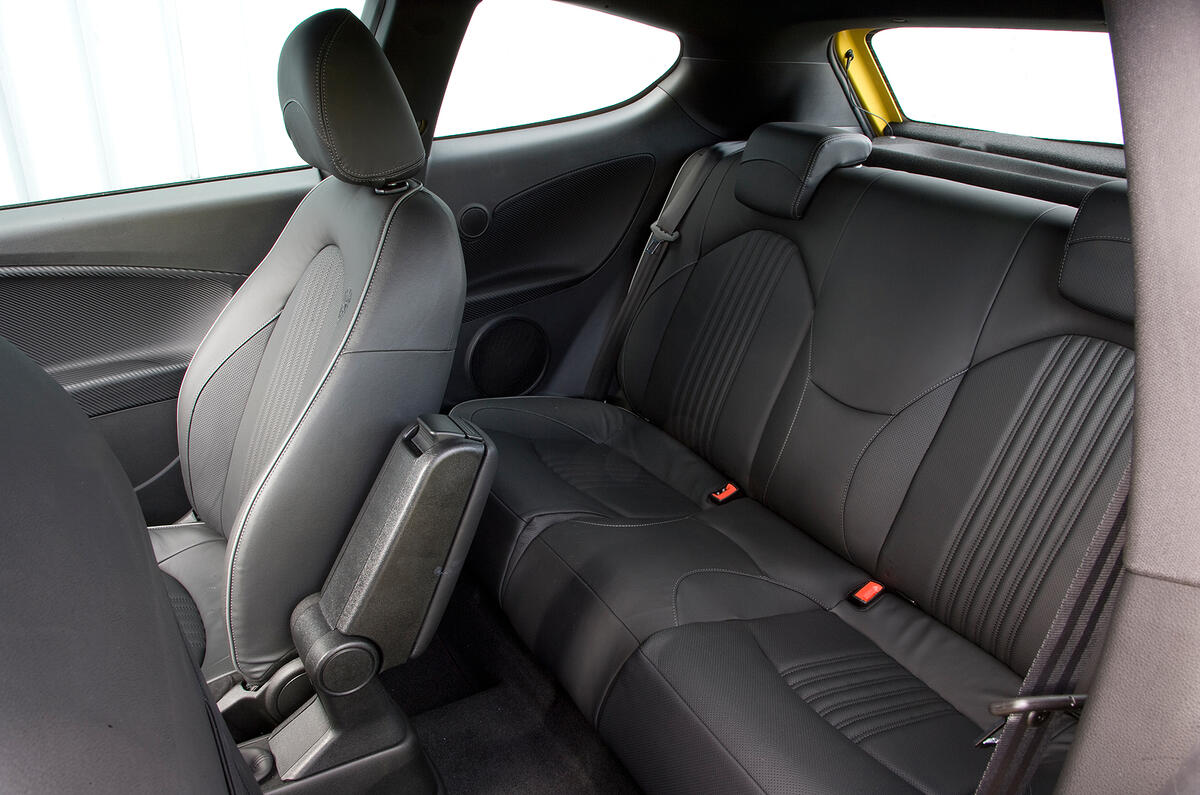 Alfa Romeo Mito Cloverleaf rear seats