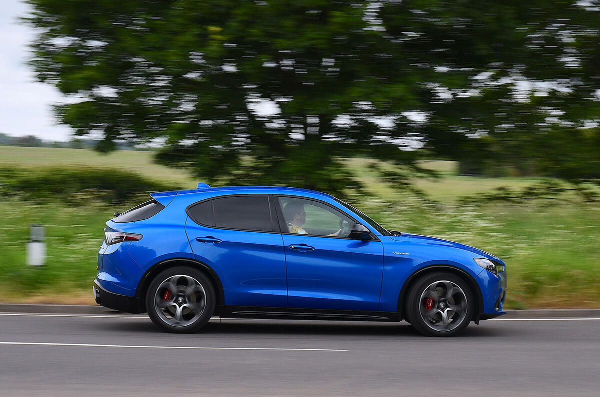 alfa romeo stelvio veloce review 2023 02 panning side alfa romeo stelvio veloce review 2023 02 panning side