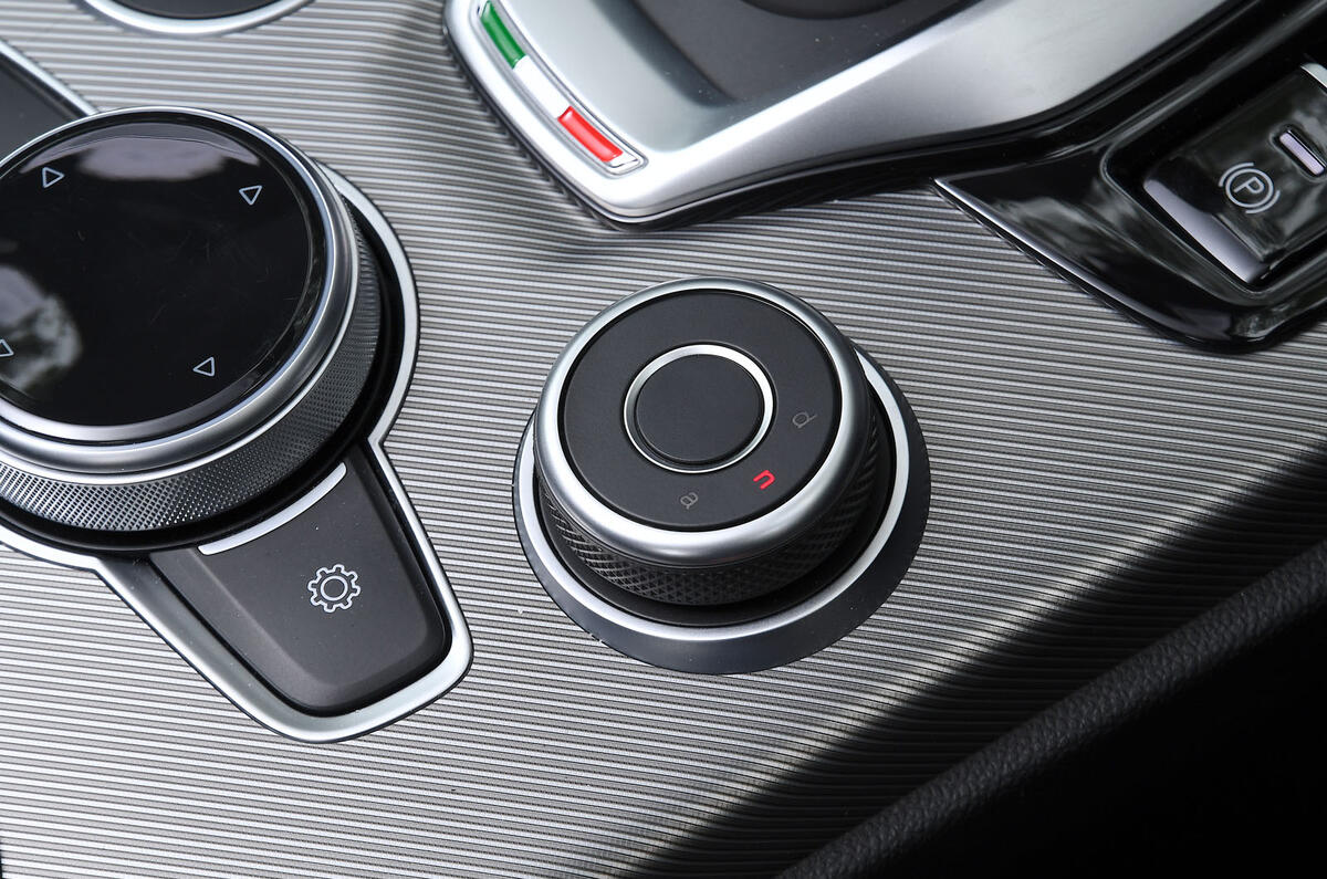 alfa romeo stelvio veloce review 2023 19 selector alfa romeo stelvio veloce review 2023 19 selector