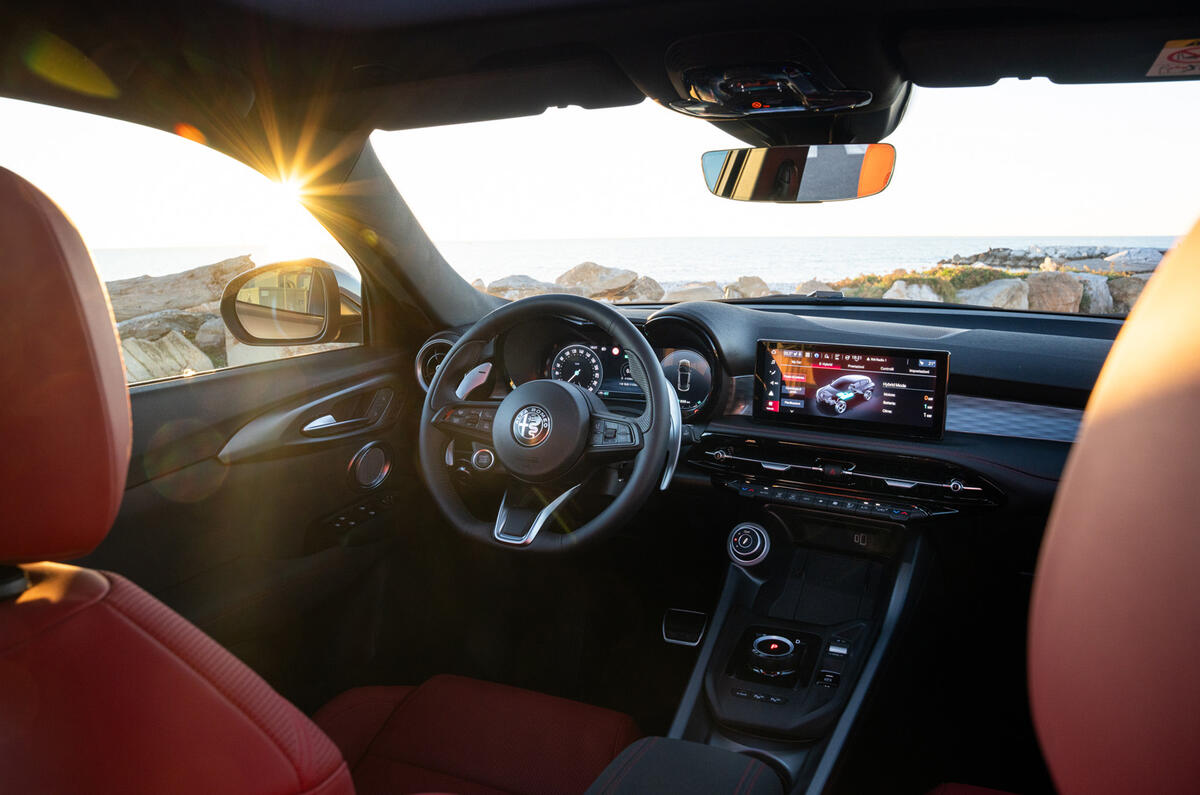 Alfa Romeo Tonale   dash overview Alfa Romeo Tonale   dash overview