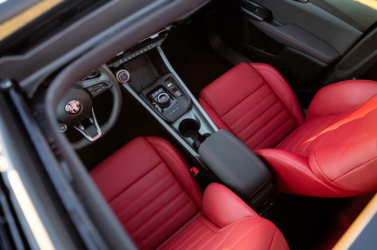 Alfa Romeo Tonale   interior through sunroof Alfa Romeo Tonale   interior through sunroof