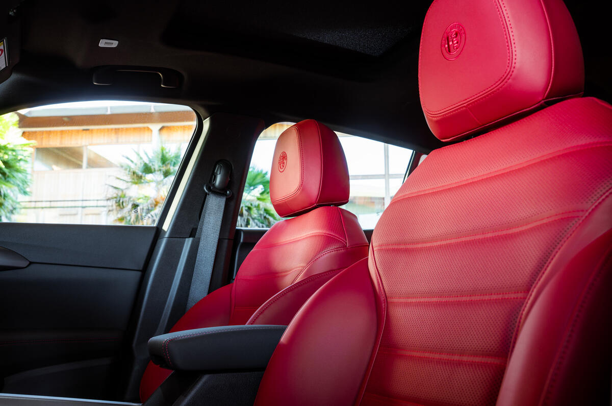 Alfa Romeo Tonale   red seats Alfa Romeo Tonale   red seats