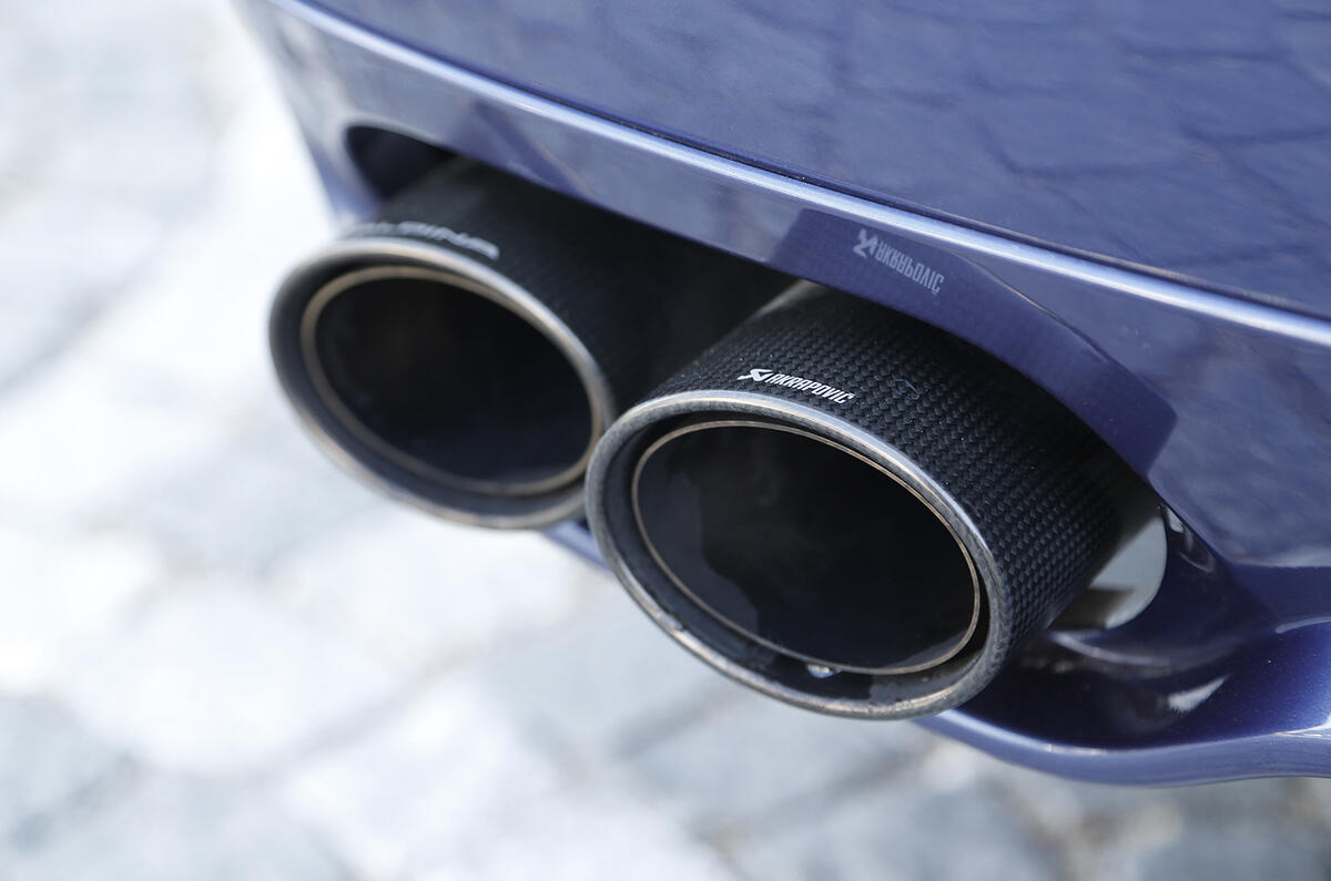 alpina-b5-2015-011.jpg?itok=EgRO9MBE