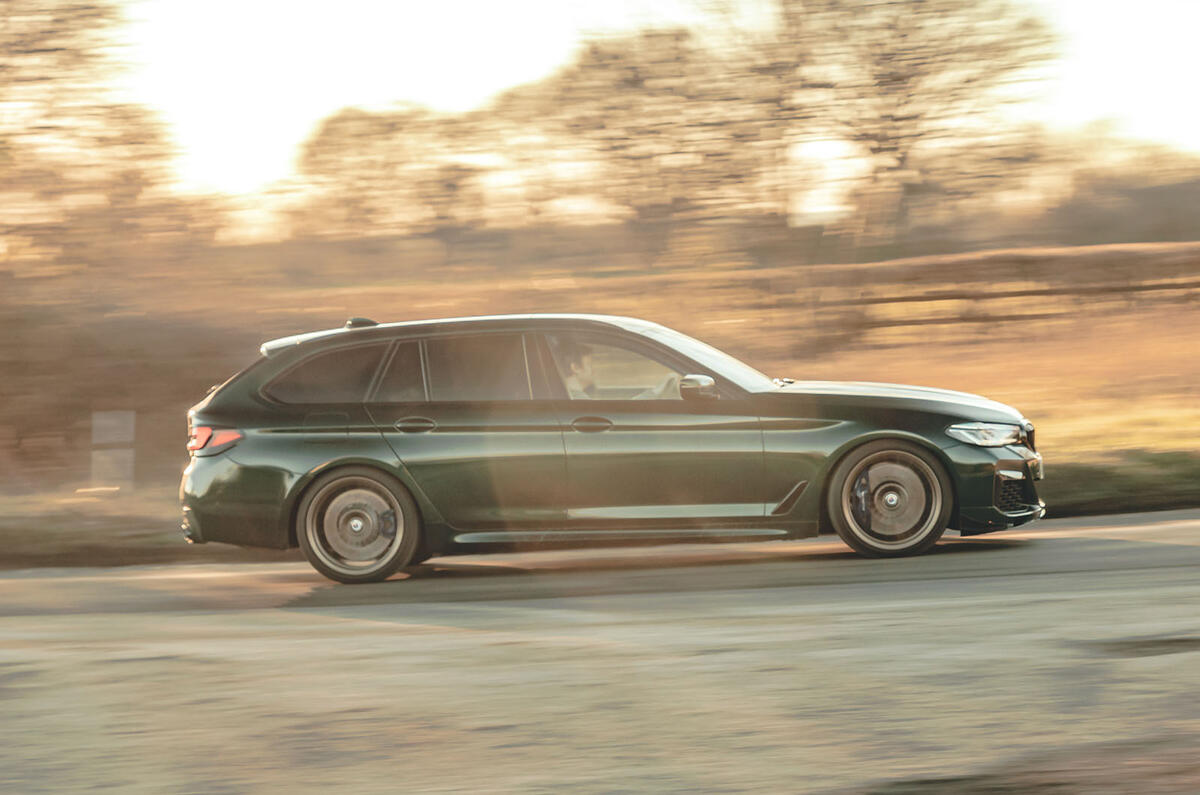 alpina b5 gt review 2025 02 panning side alpina b5 gt review 2025 02 panning side