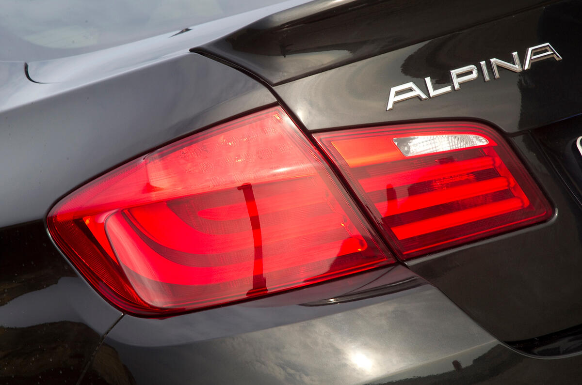 Alpina D5 rear LED lights