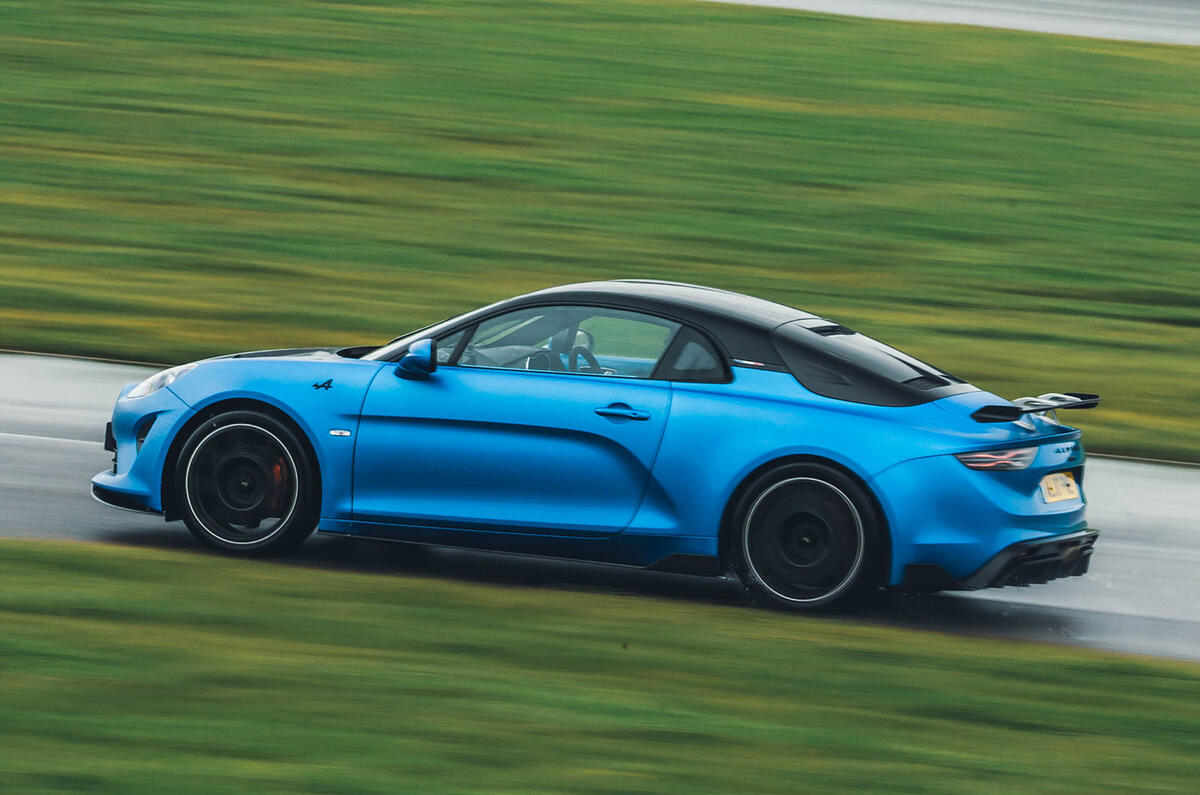 alpine a110r review 2023 28 panning track alpine a110r review 2023 28 panning track