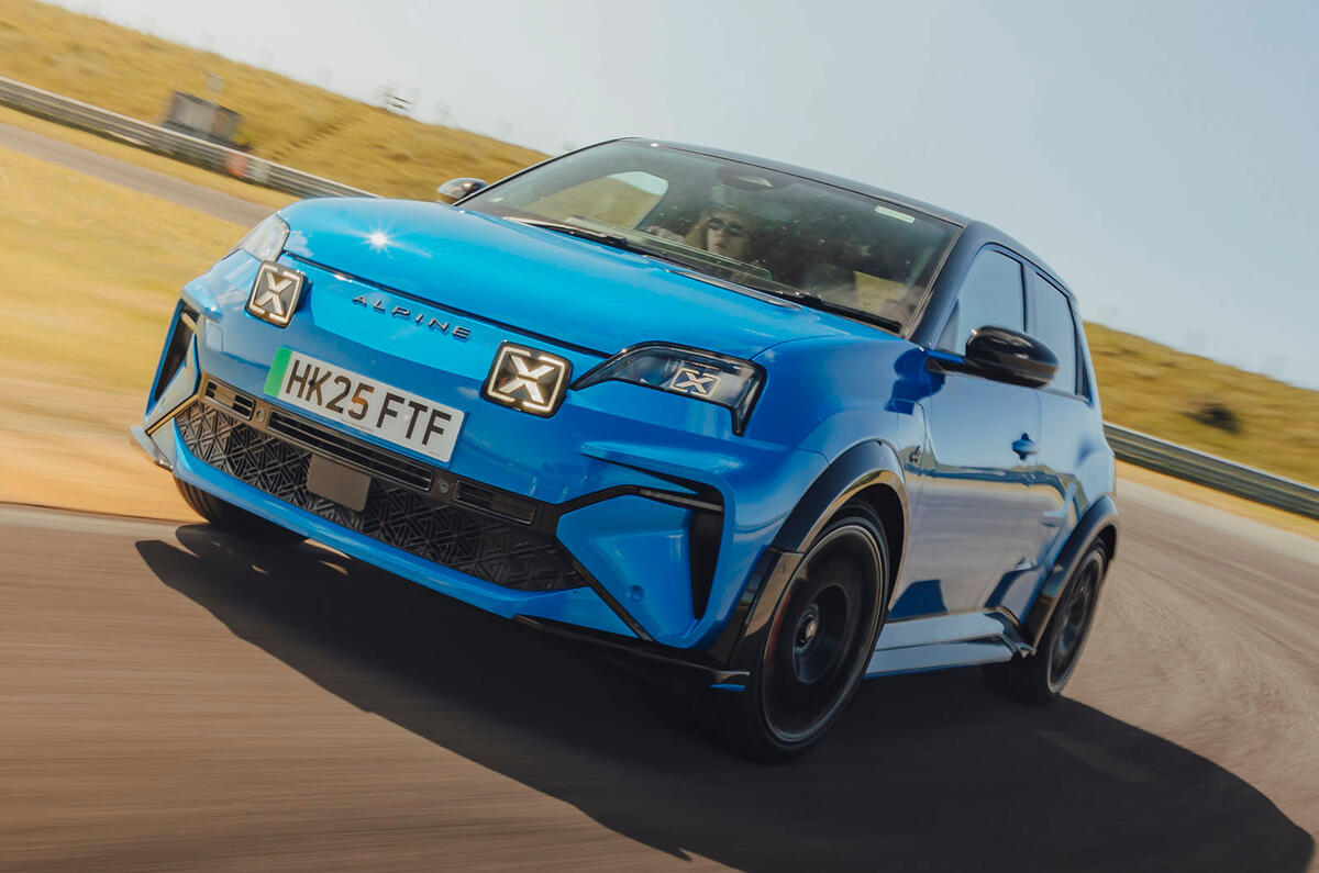 Alpine A290 GTS review 202500 front tracking