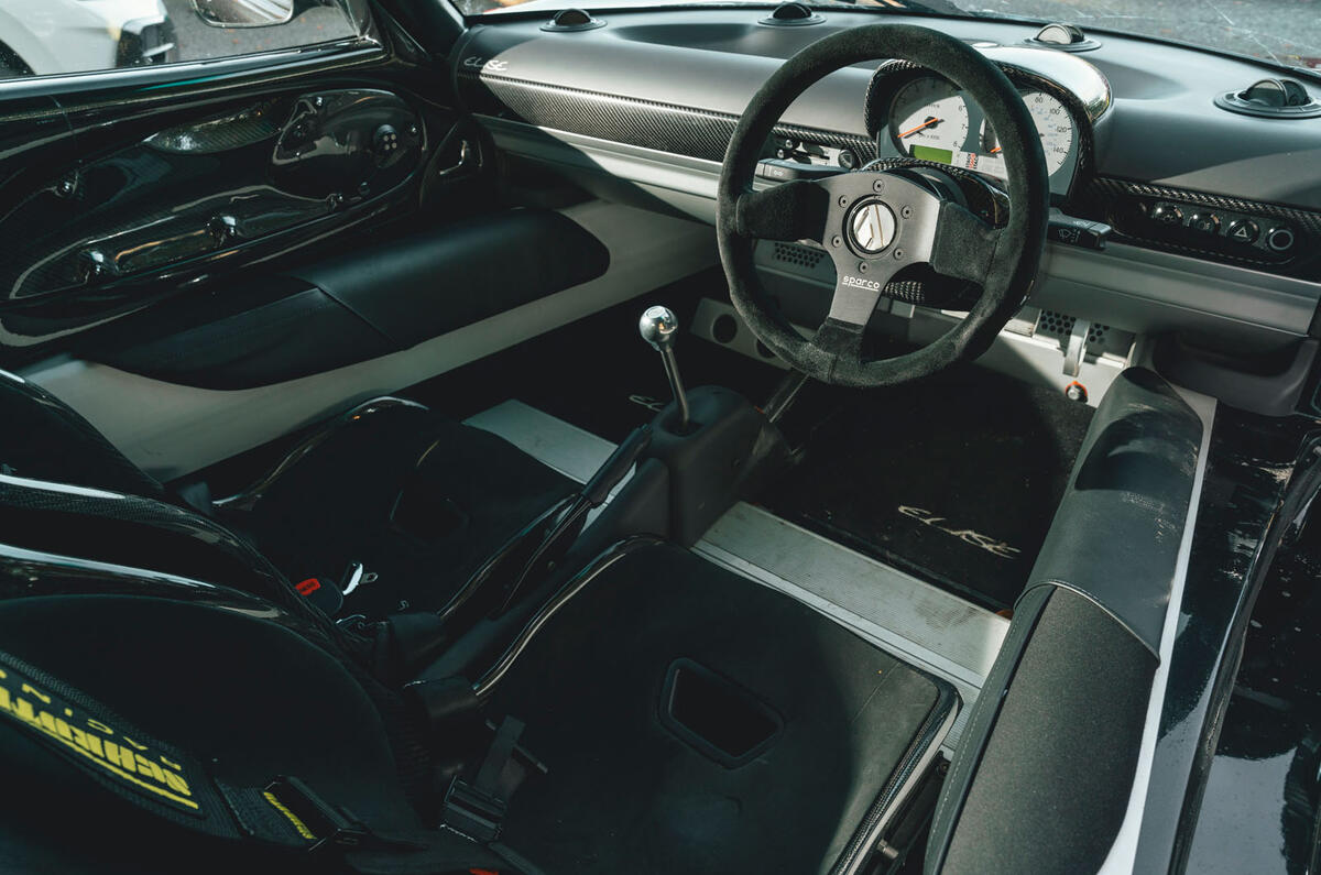 Analogue Automotive Supersport Restomod FD 2024 dash ME 15