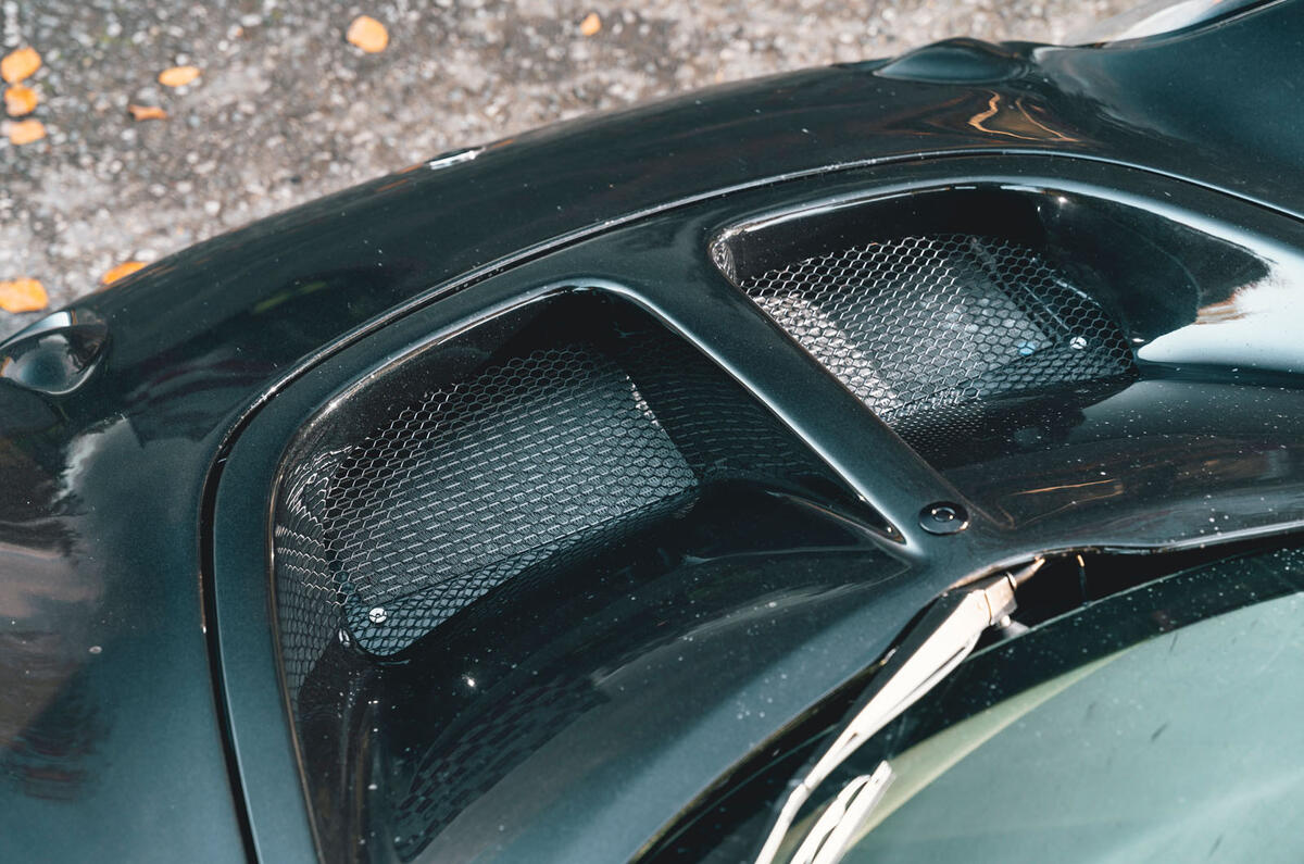 Analogue Automotive Supersport  Restomod FD 2024 front clamshell detail ME 9