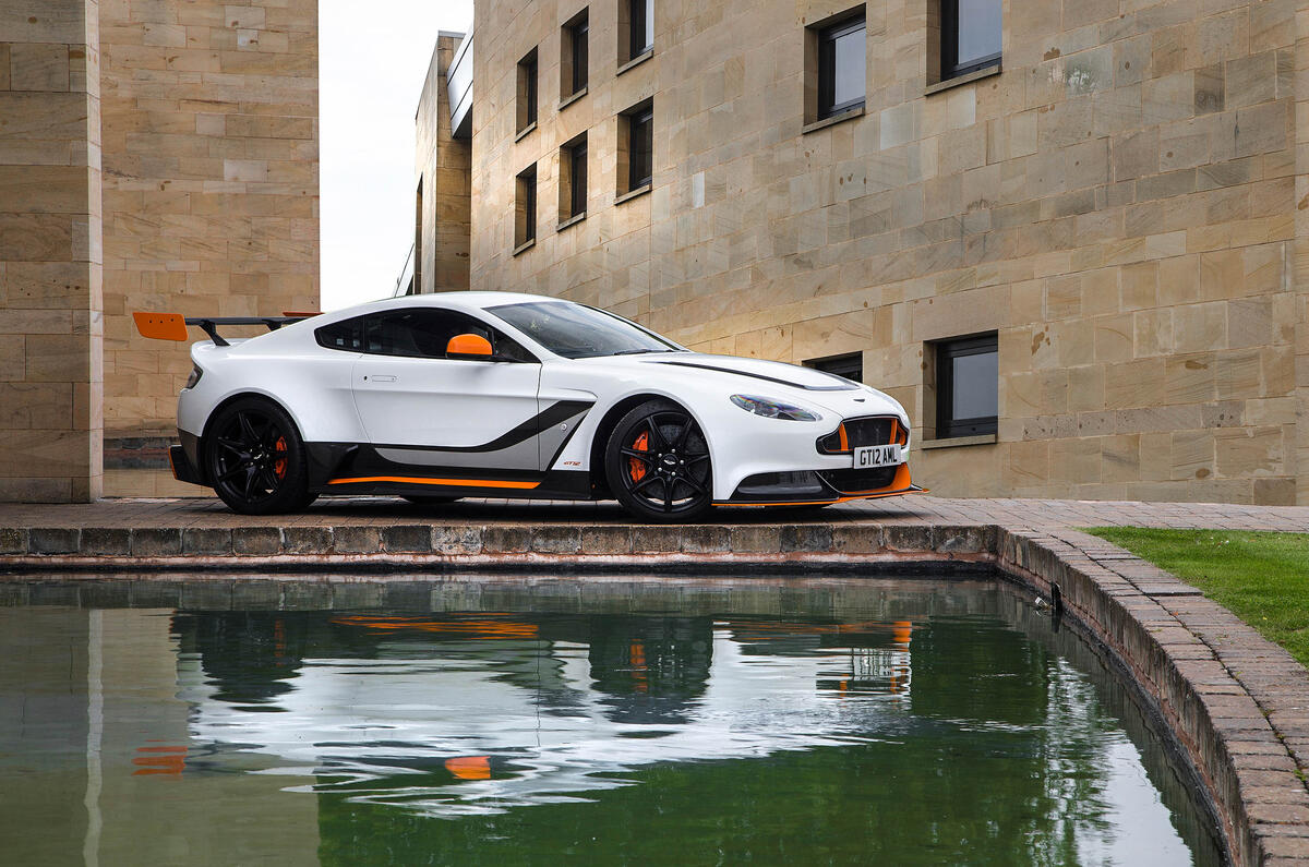 4 star Aston Martin Vantage GT12