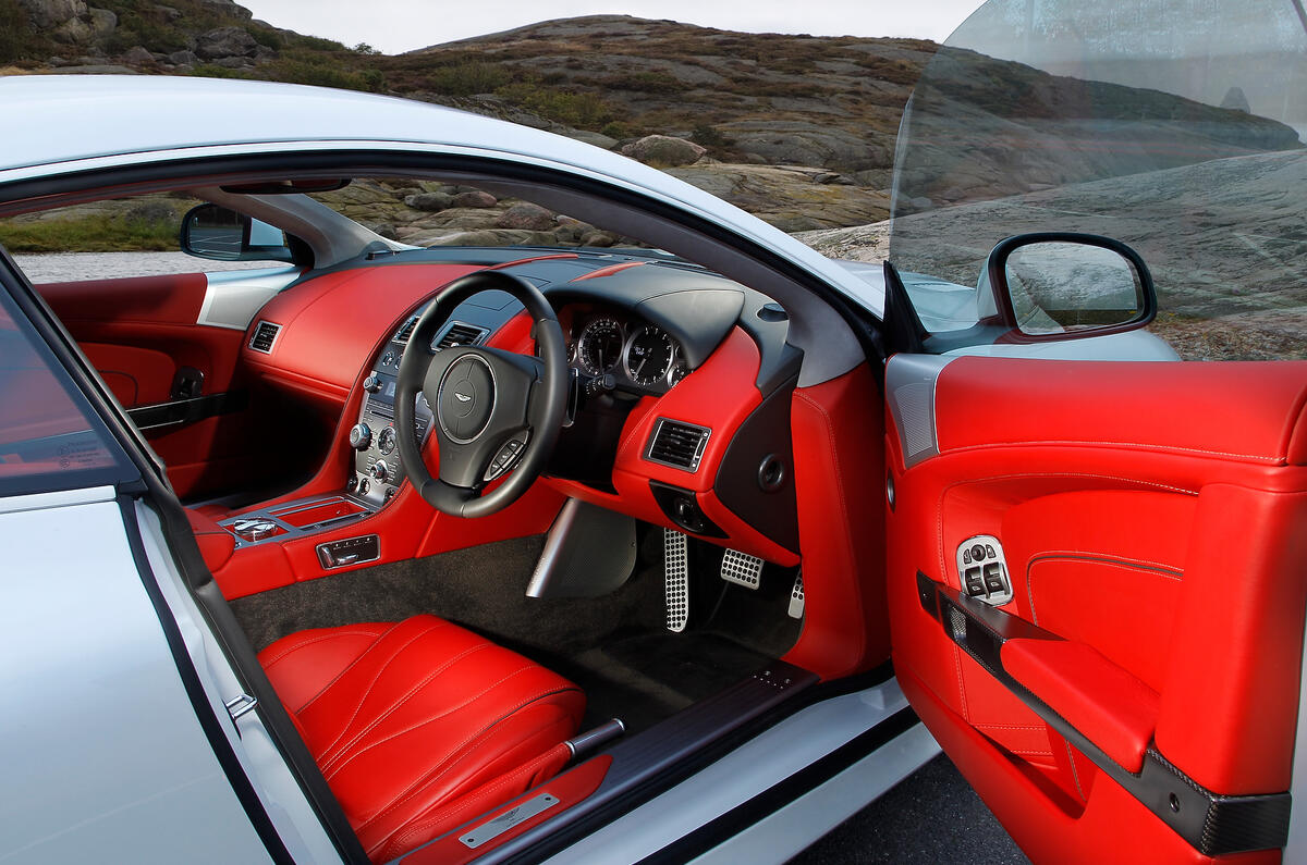 Aston Martin DB9 interior