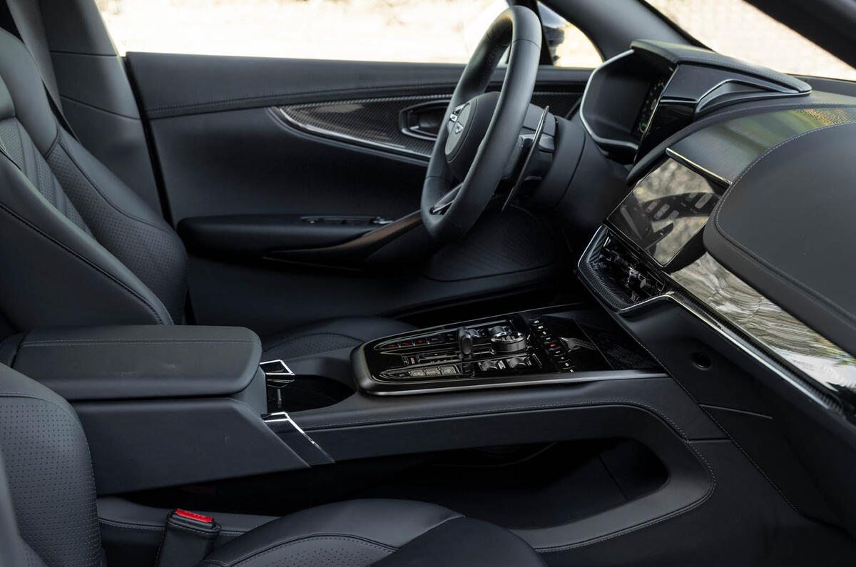 Aston Martin DBX review 2025 014