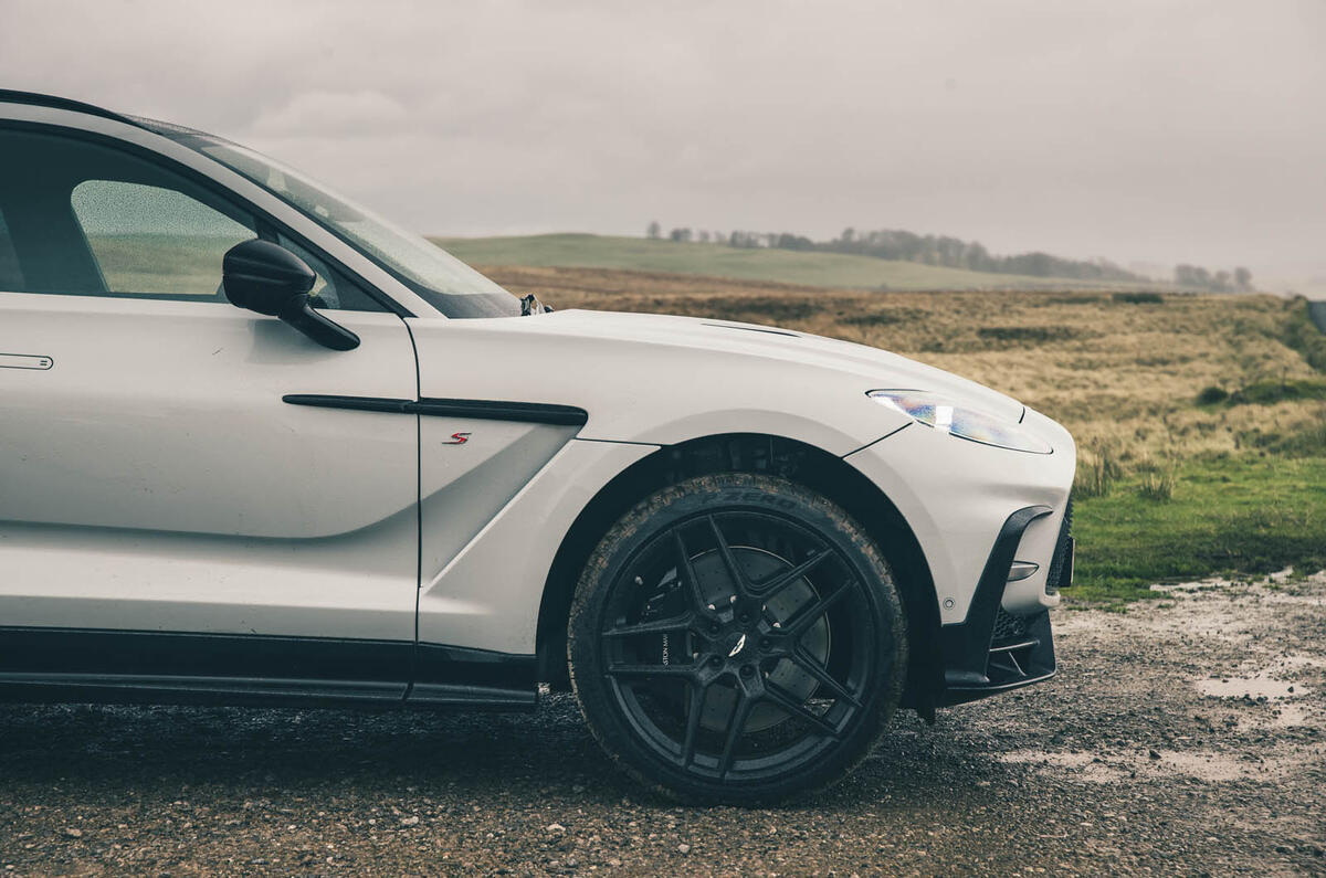 Aston Martin DBX S 2025 review 007