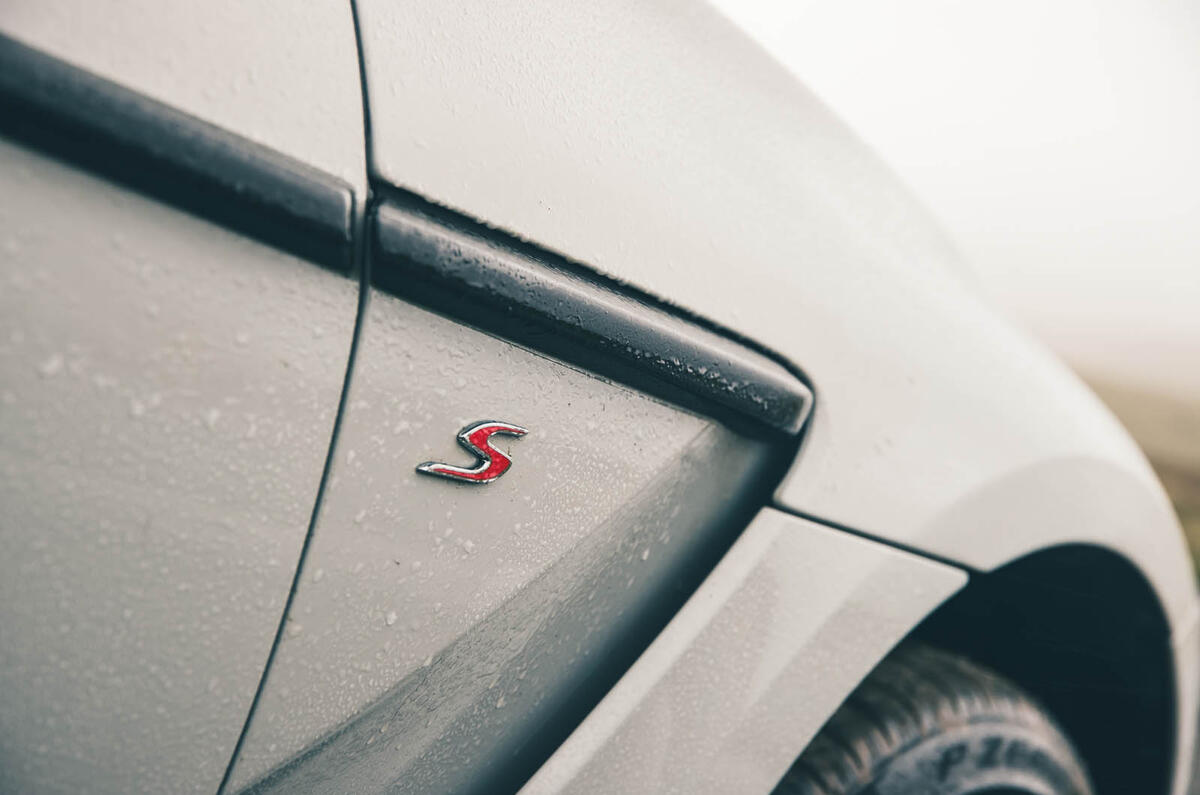 Aston Martin DBX S 2025 review 008