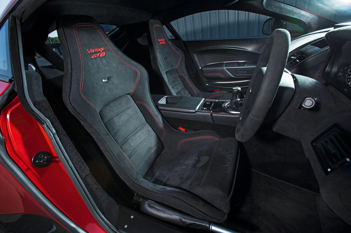 Aston Martin Vantage GT8 front space