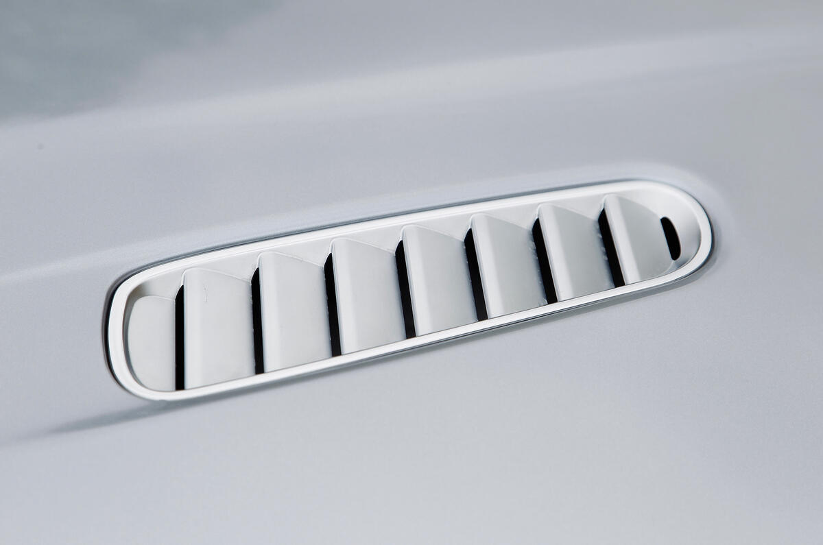Aston Martin Rapide bonnet vent
