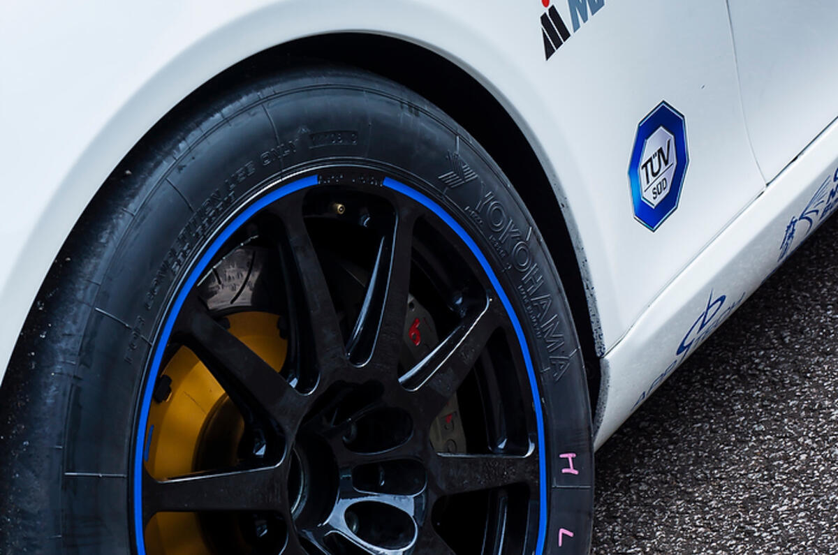 no title Hydrogen powered Aston Martin Rapide S finished the race