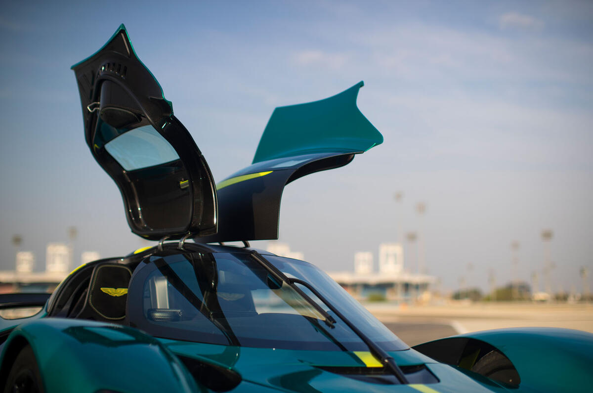 aston martin valkyrie 2023 32 aston martin valkyrie 2023 32