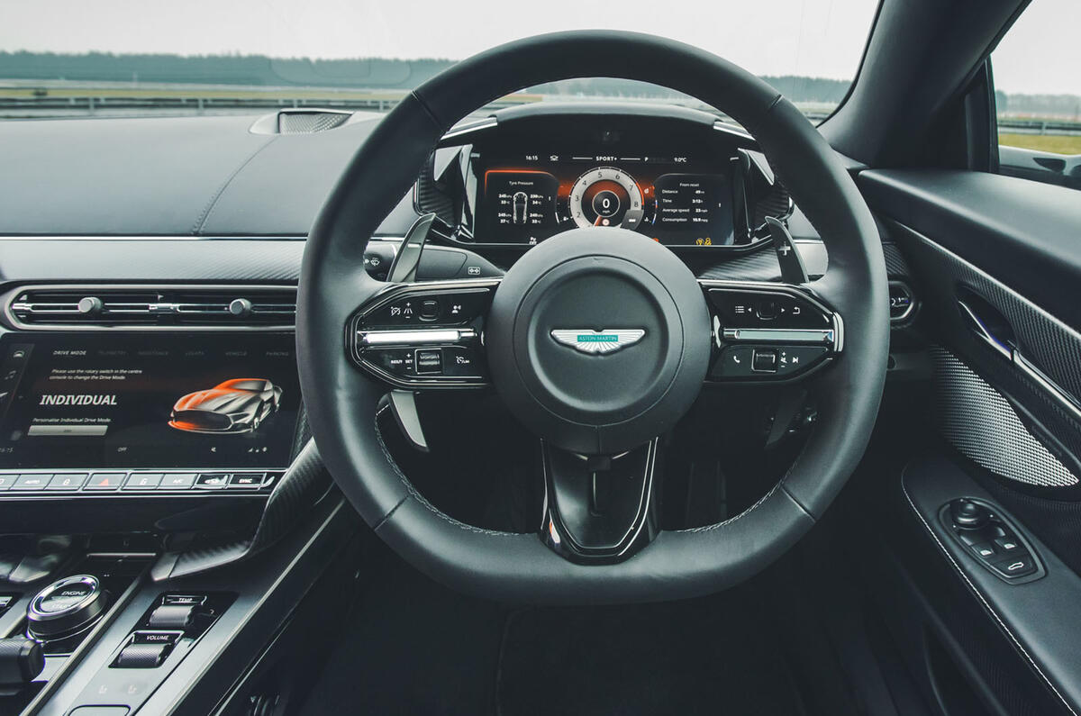 Aston martin vanquish rt 2025 9 cockpit