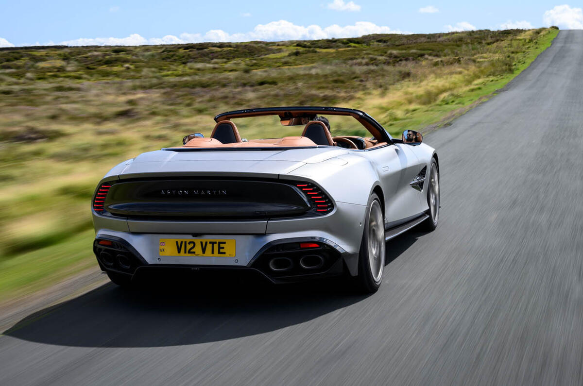 Aston Martin Vanquish Volante avis 2025 003