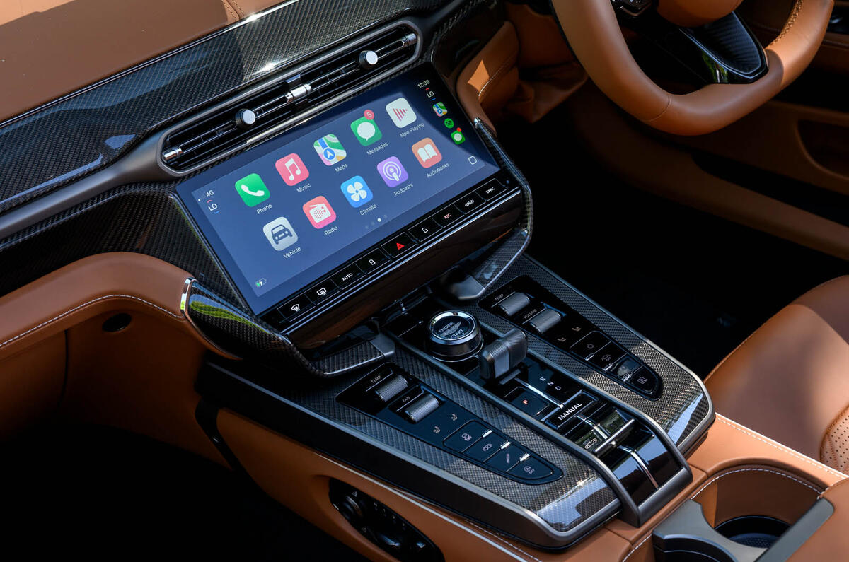Aston Martin Vanquish Volante : compte-rendu 2025 016