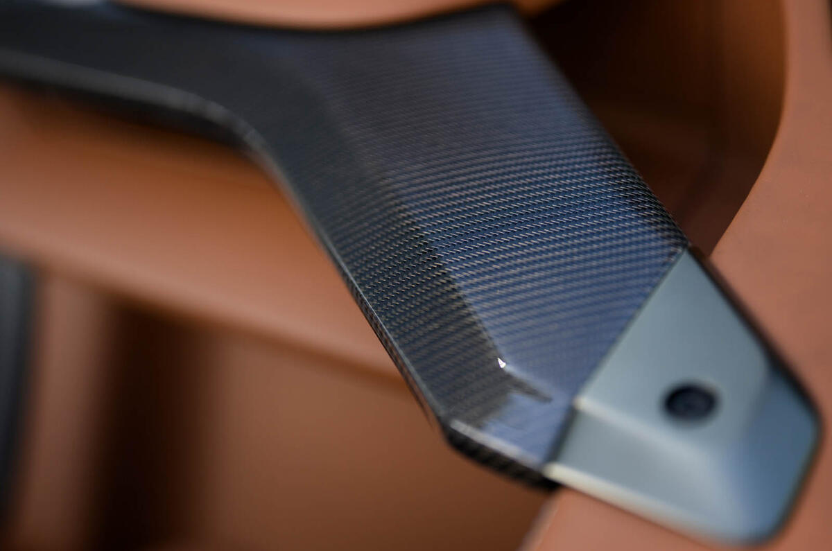 Aston Martin Vanquish Volante - compte-rendu 2025 018