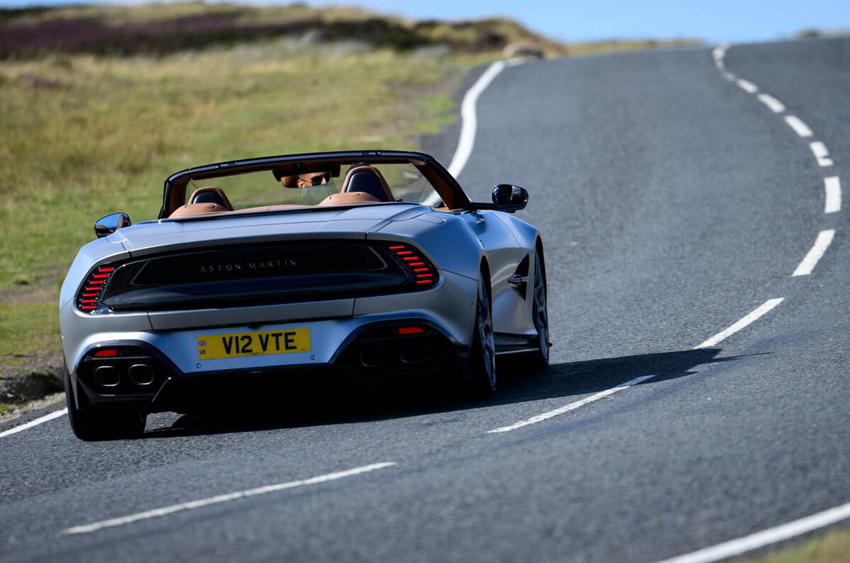 Aston Martin Vanquish Volante - compte-rendu 2025 025