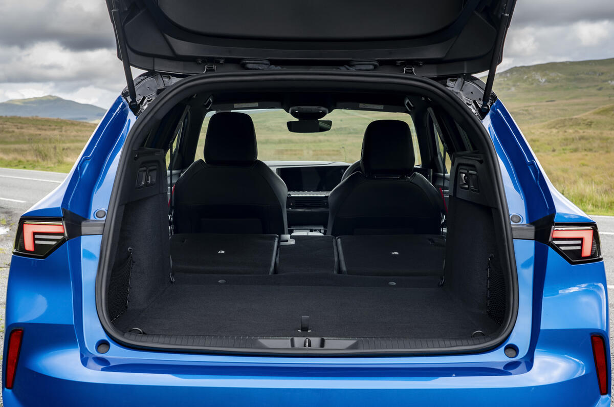 Astra Sports Tourer boot seats down
