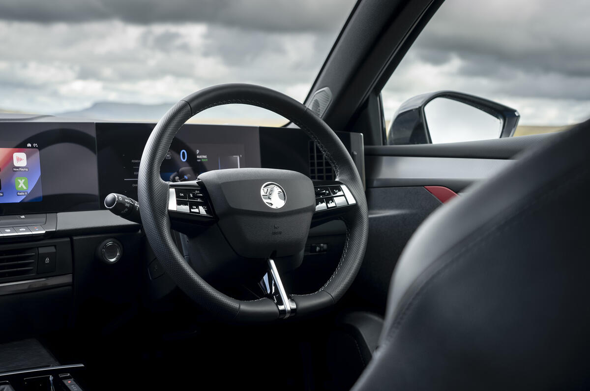 Astra Sports Tourer steering wheel