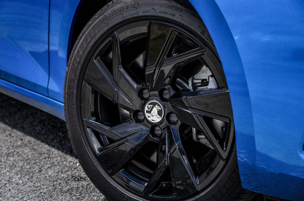 Astra Sports Tourer wheel design