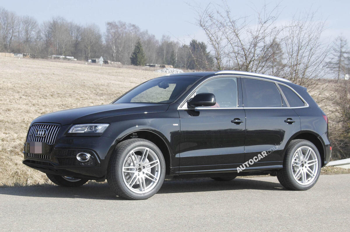 Facelifted Audi Q5 spied