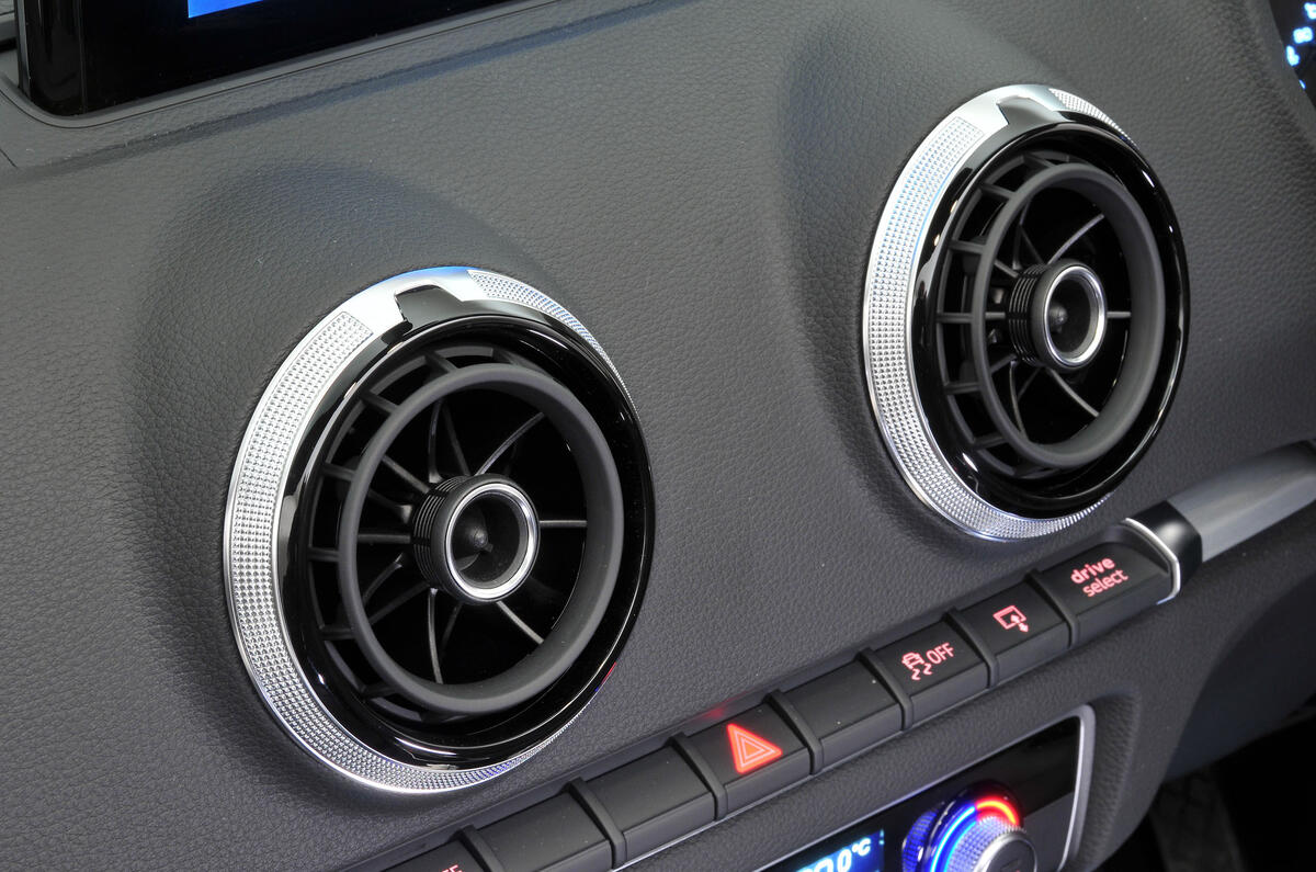 Audi A3 Cabriolet air vents